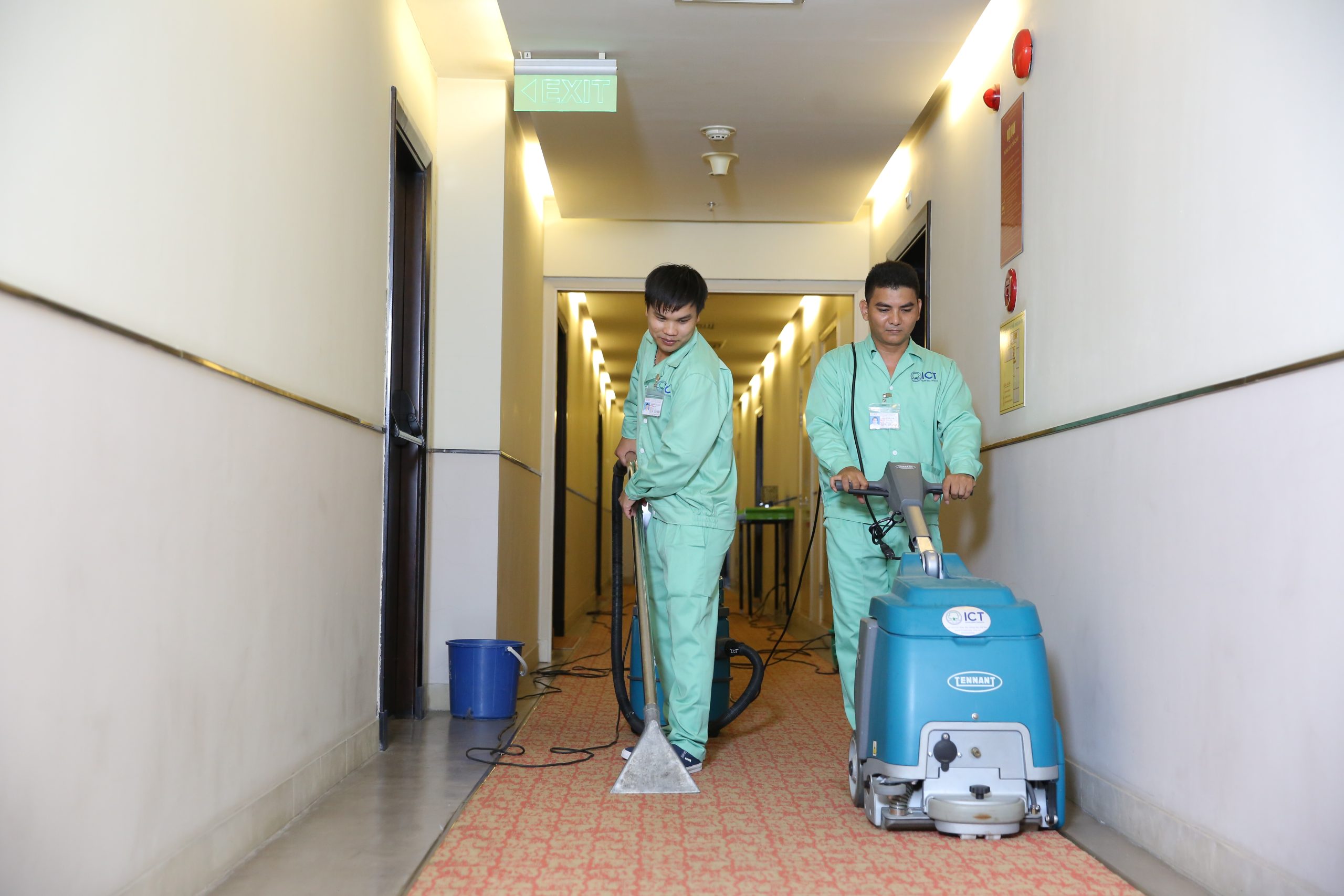 Giặt thảm và ghế văn phòng