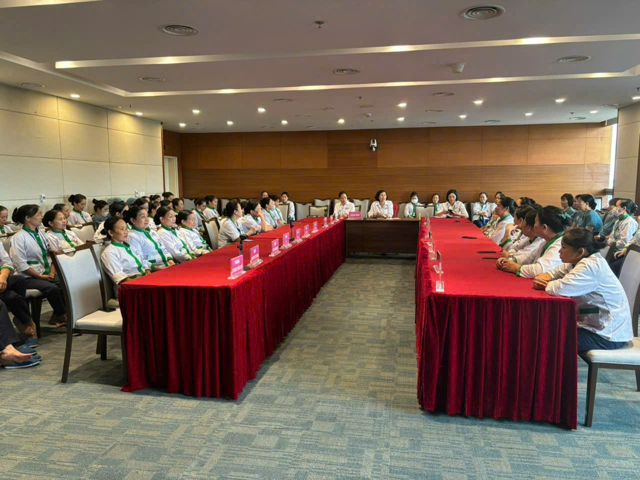 Cung cấp và đạo tạo nhân sự